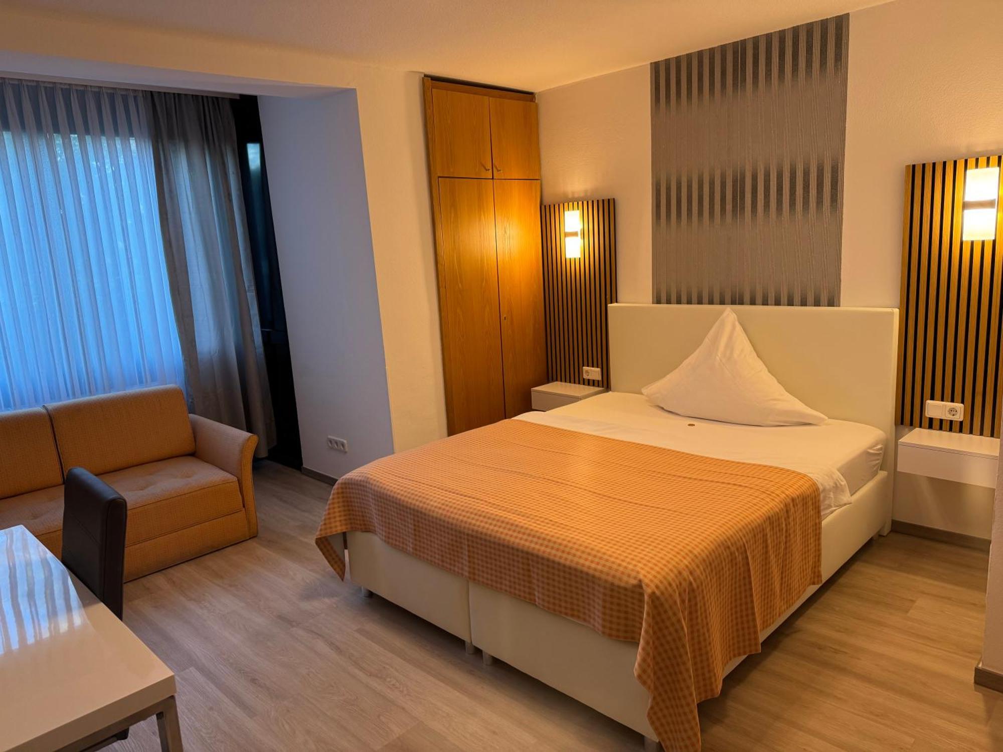 Hotel Garni Schick Oberursel Ngoại thất bức ảnh